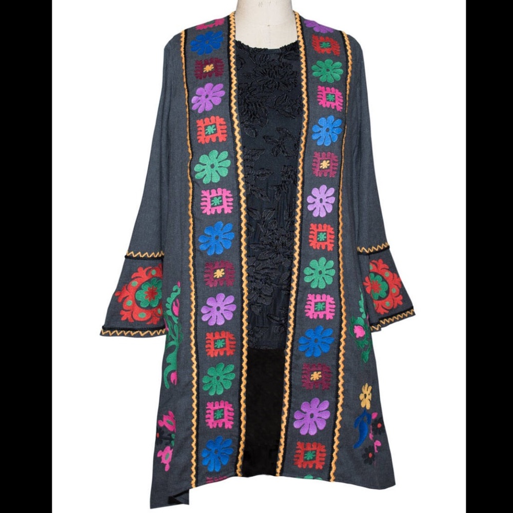 NWOT Ivy Jane Floral Embroidered Fiesta Kimono